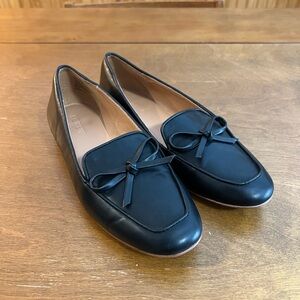 J Crew Leather black loafer with bow, size 6.5